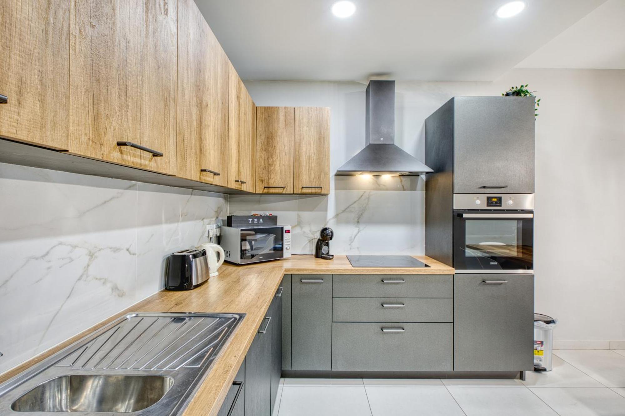 Unique Two Bedroom Apt With Huge Outdoor Area And Close To Entertainment Is-Swieqi Екстериор снимка