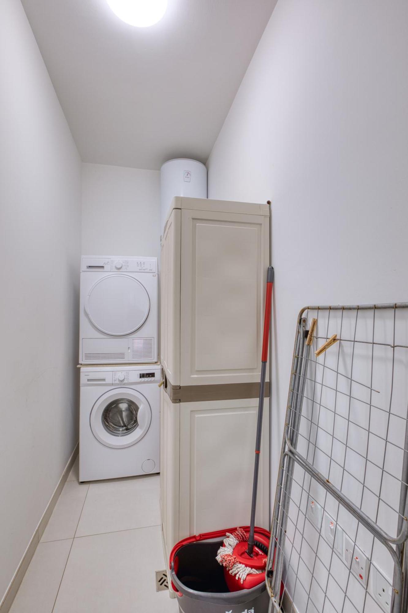 Unique Two Bedroom Apt With Huge Outdoor Area And Close To Entertainment Is-Swieqi Екстериор снимка